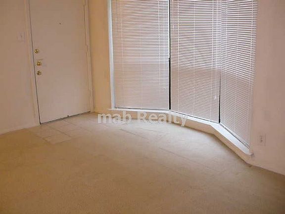 4th image of 4709 McKinney Ave APT A