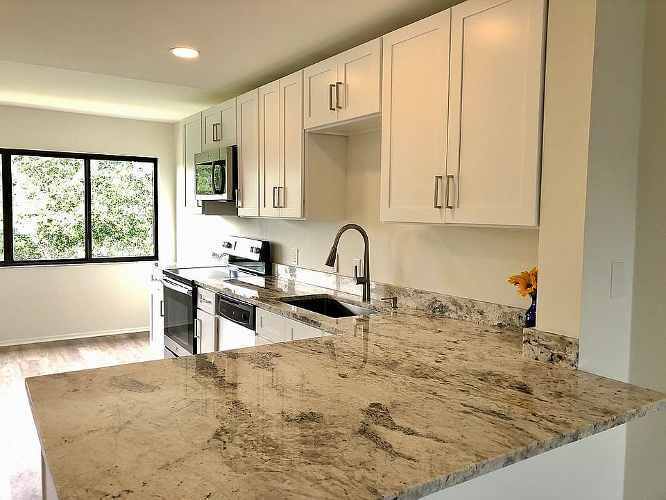 1st image of 4920 Locust St NE APT 301