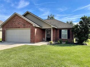 28466 Apple Blossom Ln, Ponchatoula, LA 70454