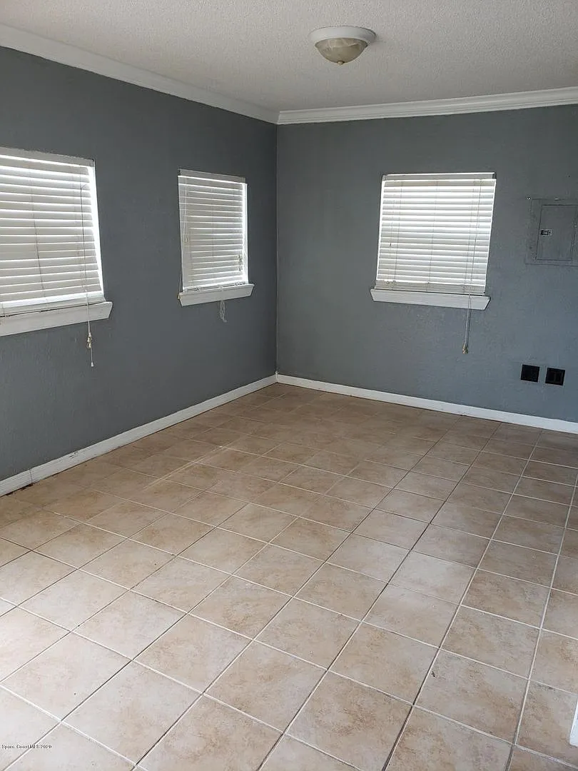 Studio Apartment — Photo 3