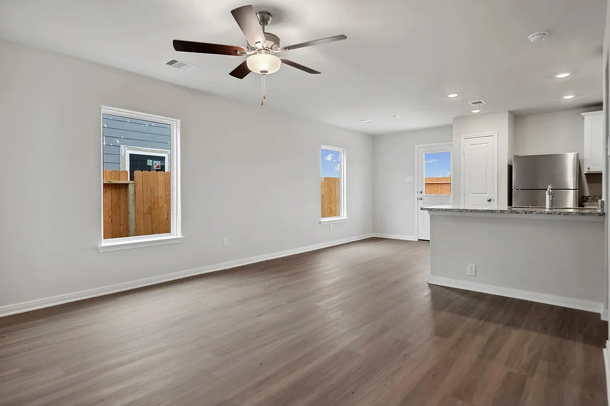 Building Photo - 15830 Berry Hill Dr