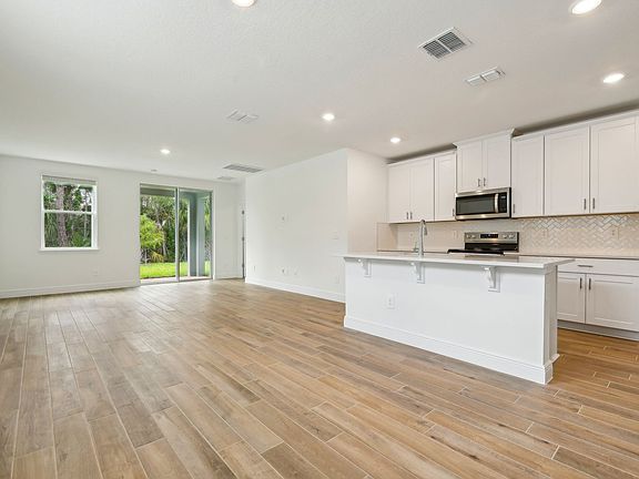 The Yellowstone floorplan at 256 Links Terrace Boulevard.