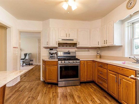3rd image of 12 McKinley Pl