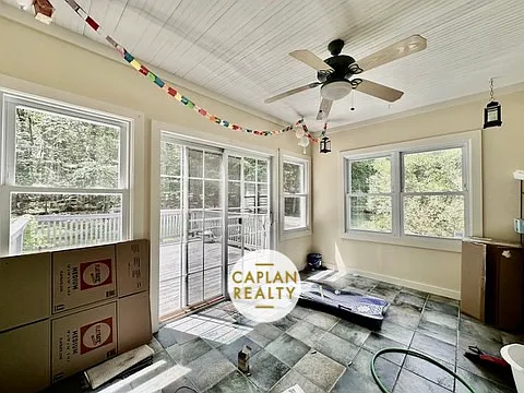 88 Curtis Dr — Photo 10