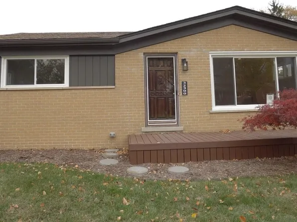 32300 Washington St, Livonia, MI 48150