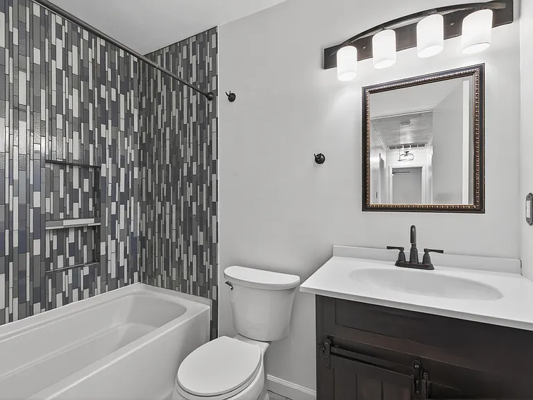 3200 Vermeer Dr #8 — Photo 37