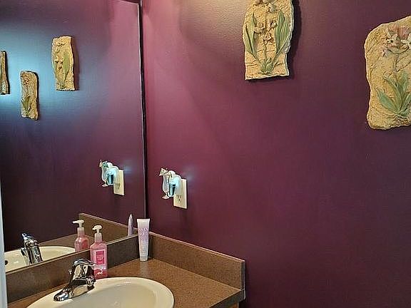 1st floor powder room