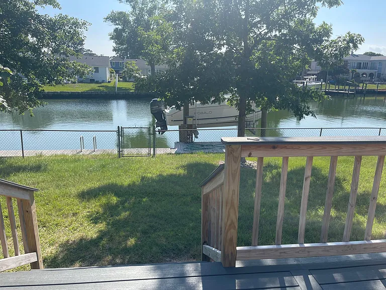 2121 E Kendall Cir — Photo 20