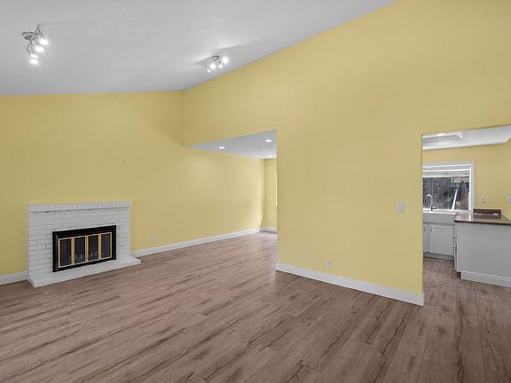 3rd image of 36711 Nichols Ave