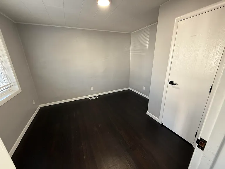 118 L St — Photo 5