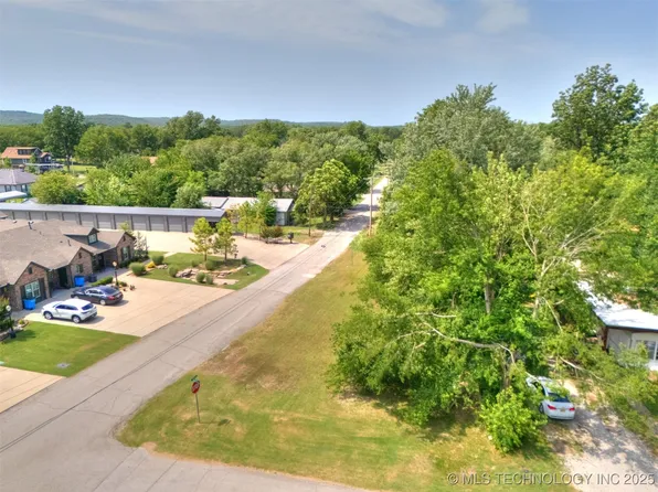101 E 1st St N, Skiatook, OK 74070