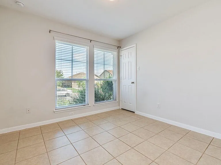 237 Goddard — Photo 21