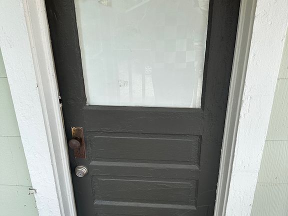 3rd image of 532 11th Ave N