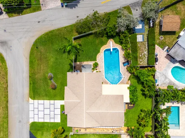 1420 NE 42nd Court, Oakland Park, FL 33334