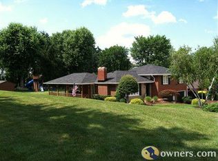 208 Clarendon Ave, Lower Burrell, PA 15068