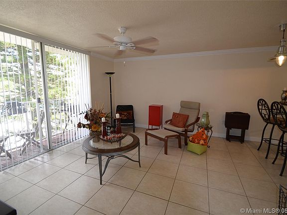5th image of 1720 NW North River Dr APT 303