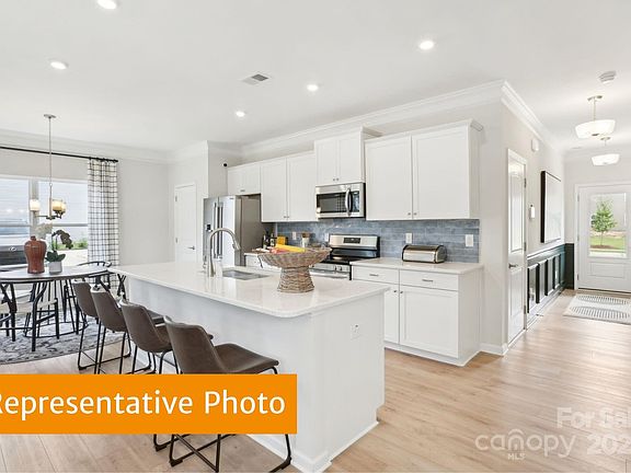 4th image of 1735 Troon Dr