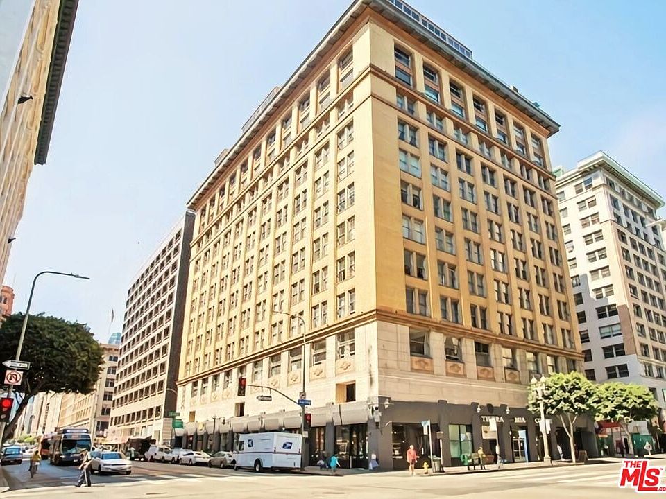 1st image of 215 W 7th St APT 901