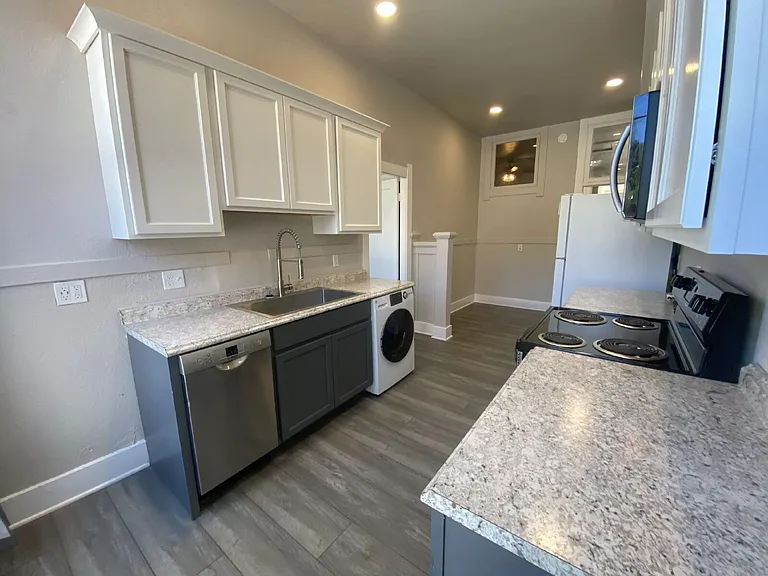 624 SE Main St — Photo 8