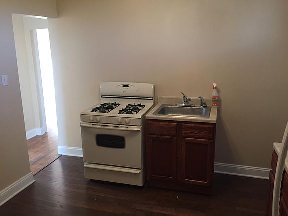 2nd image of 823 S 19th Ave APT 3R