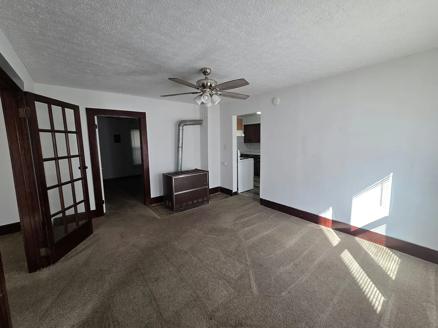 2 bed, 750 sqft, $900 — Photo 2