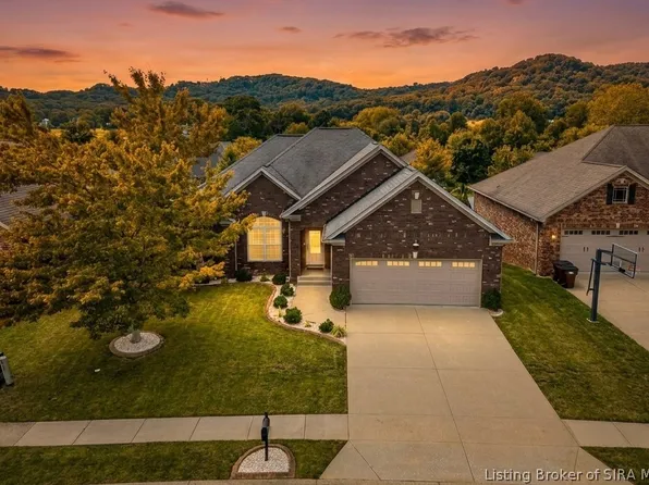 11503 Forest Hill Circle, Sellersburg, IN 47172