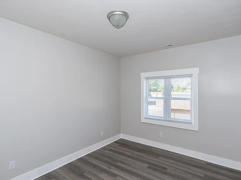 5143 E Washington St — Photo 16