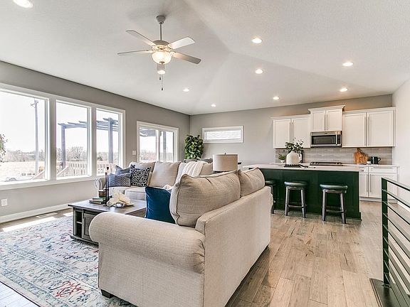 3rd image of 70 SE Waddell Way