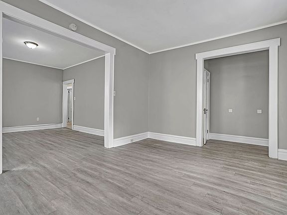 3rd image of 35 Chester Ave Floor 1