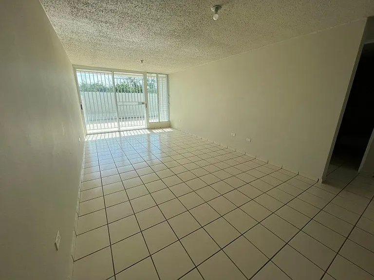 Patios Sevillano S-102 — Photo 2