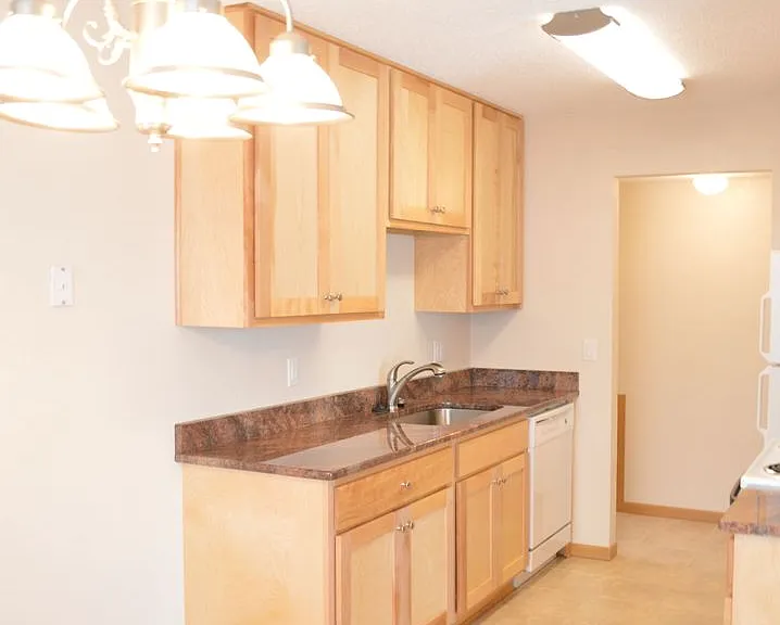 Larpenteur Estates Apartments — Photo 89