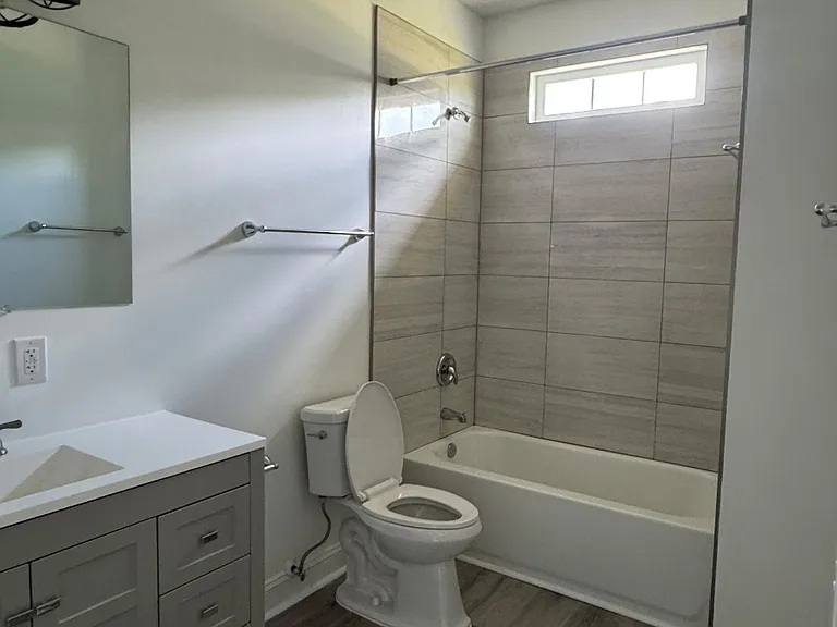 106 Hart Rd — Photo 4