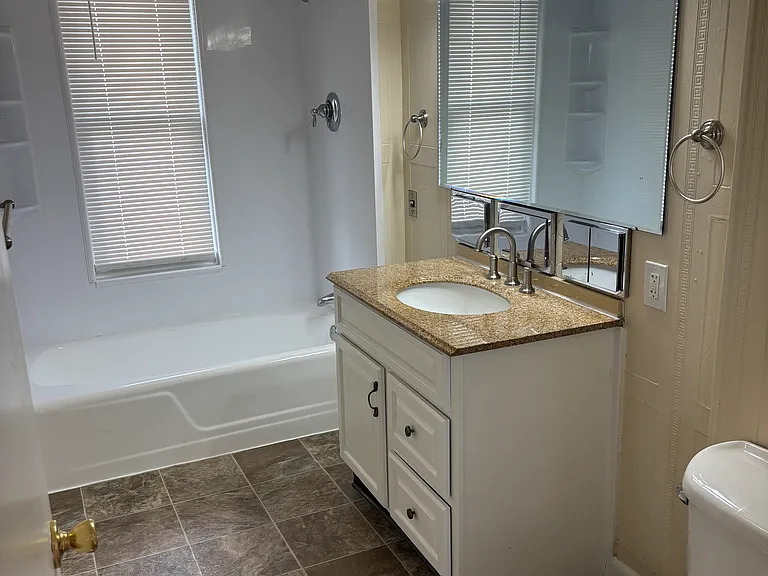 249 Elm St #1L — Photo 2