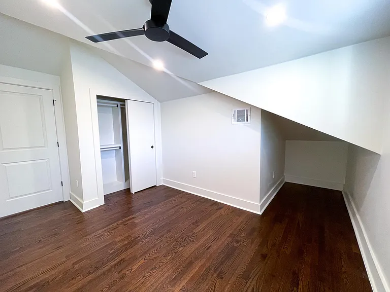 305 E 32nd St — Photo 52