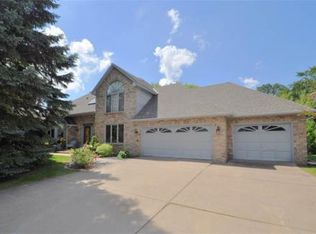 8409 Quail Hill Rd N, Maple Grove, MN 55311