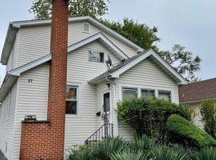 37 N Yale Ave, Villa Park, IL