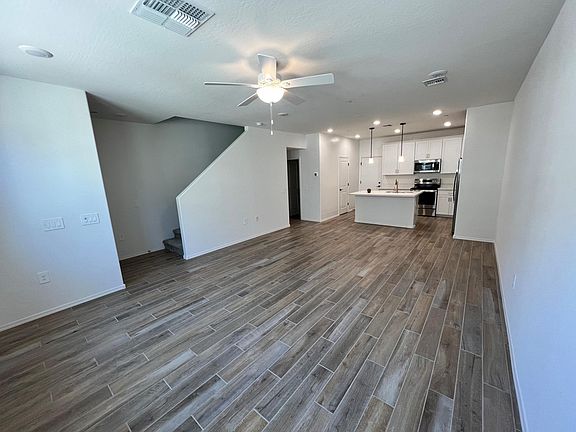 5th image of 1822 E Chelsea Ln Unit 104