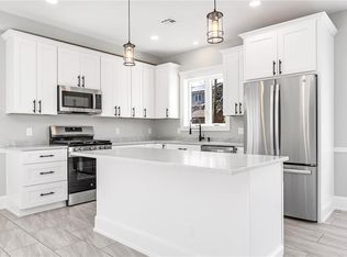 60 Daytona Ave, Narragansett, RI 02882