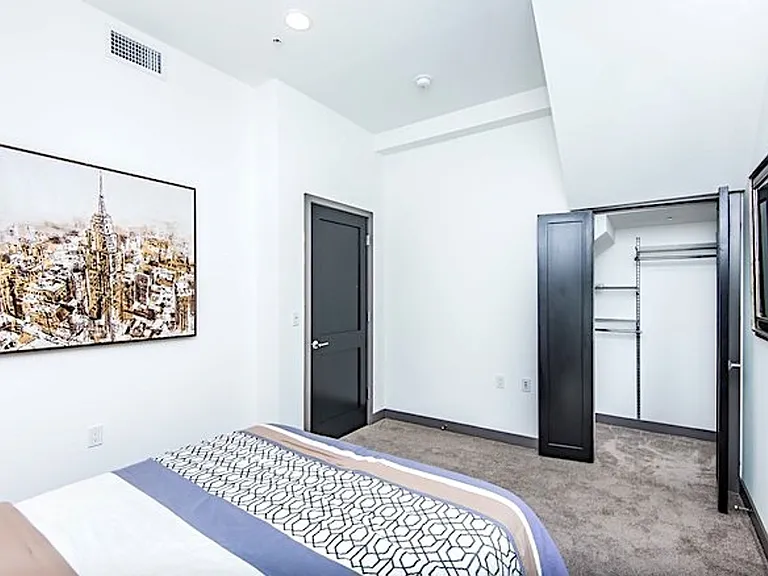 8748 Reading Ave — Photo 10