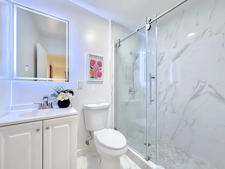 18448 La Guardia St?rowland Hts — Photo 13