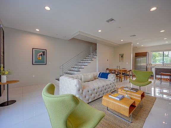 3rd image of 4485 Hazeltine Ave #5
