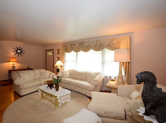 2nd image of 2158 N Westmoreland Dr
