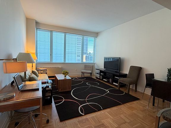 3rd image of 1510 Lexington Ave APT 12L