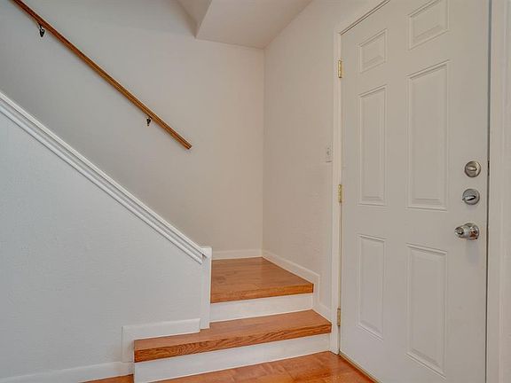 5th image of 2607 Jenny Ln