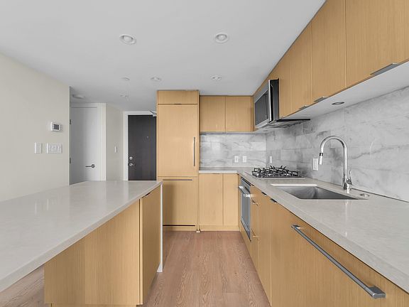 3rd image of 8189 Cambie St #2405