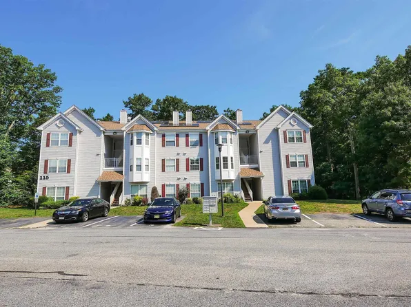 8 Navajo Ct #2, Absecon, NJ 08205
