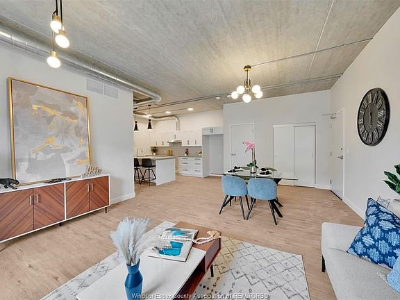 5th image of 6550 Wyandotte St E #302