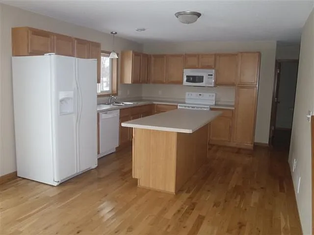 435 Cedar Pl — Photo 4