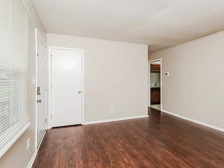 4121 Carlyle Dr — Photo 6