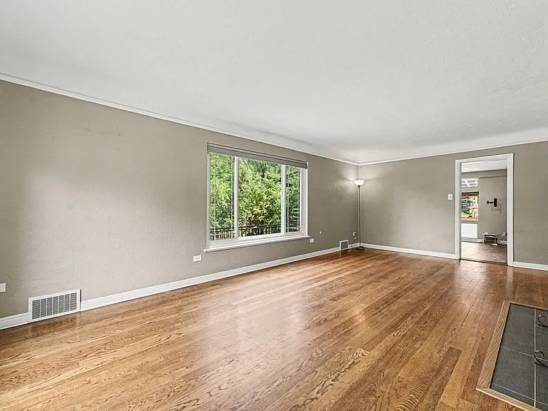 746 N Monaco Pkwy — Photo 21